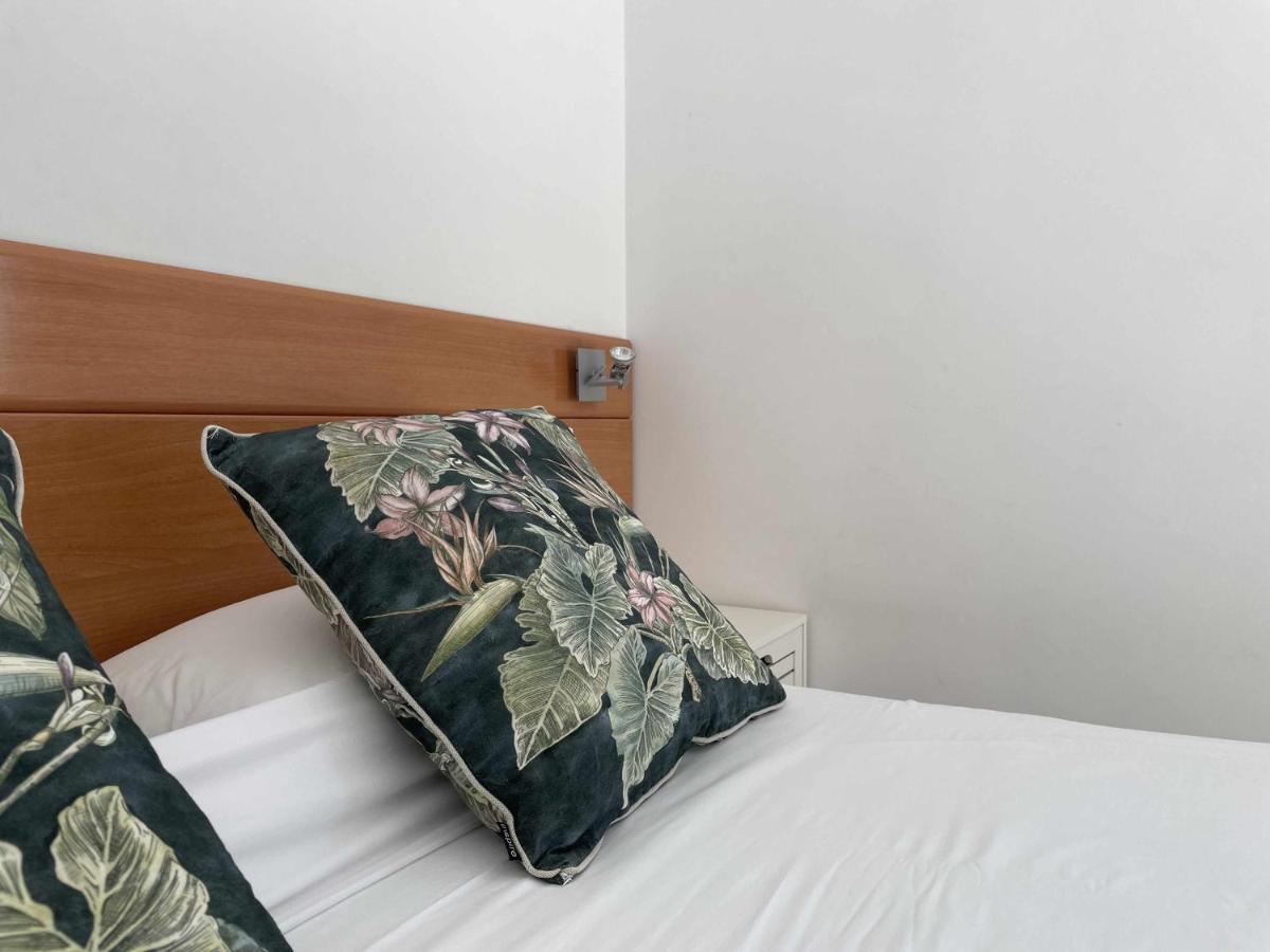 Solarium Con Terraza A 5 Minutos De La Playa Apartman Girona Kültér fotó